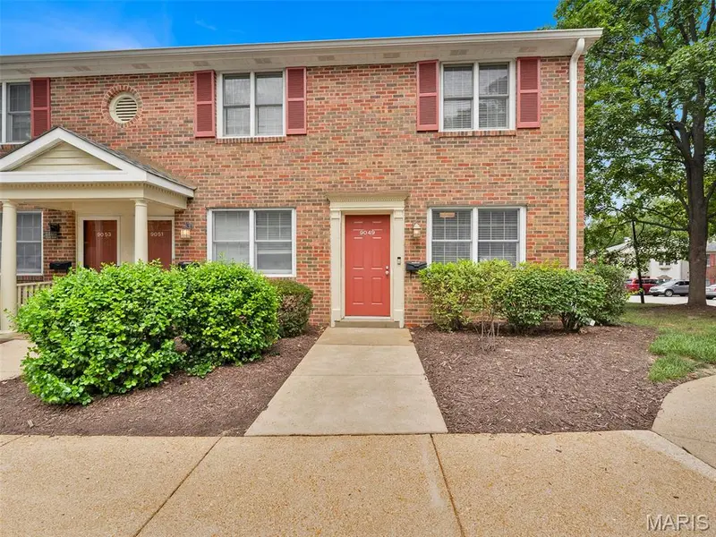 9049 W Swan CIR, St Louis, MO 63144