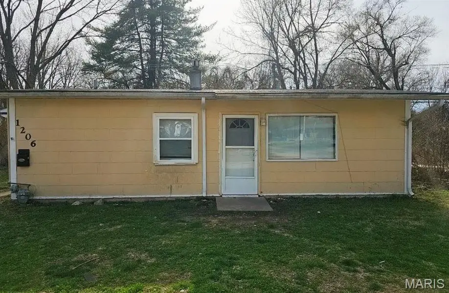 1206 St Michael DR, Cahokia, IL 62206