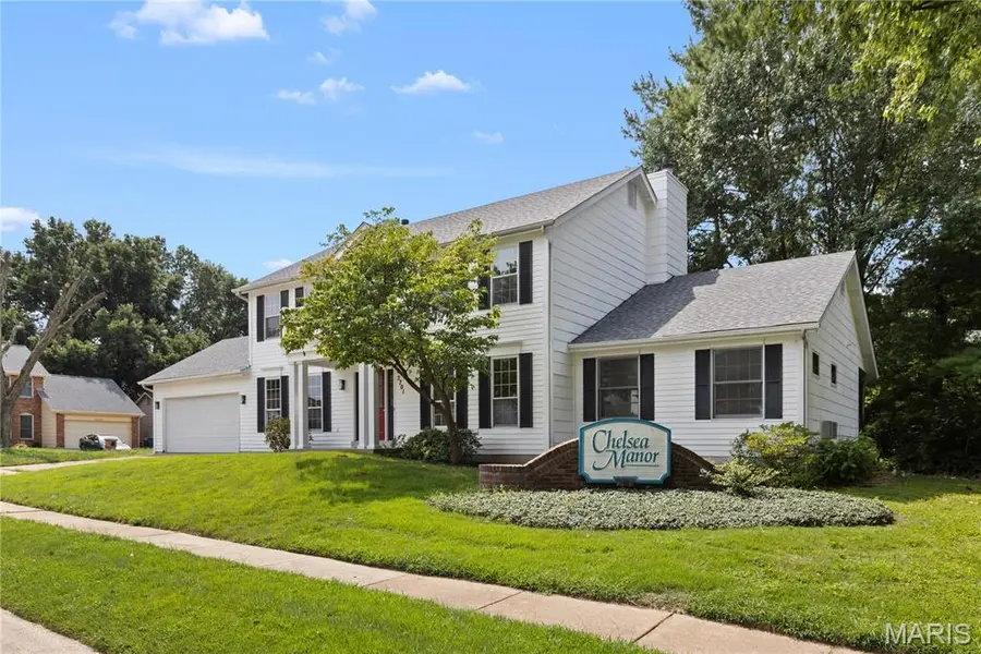 2701 Wellington DR, Florissant, MO 63033