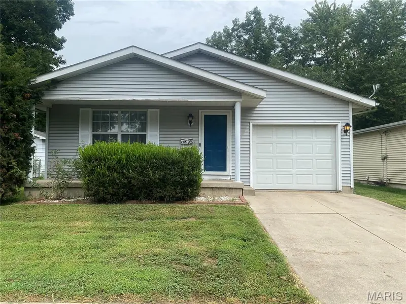 705 E Main ST, Greenville, IL 62246