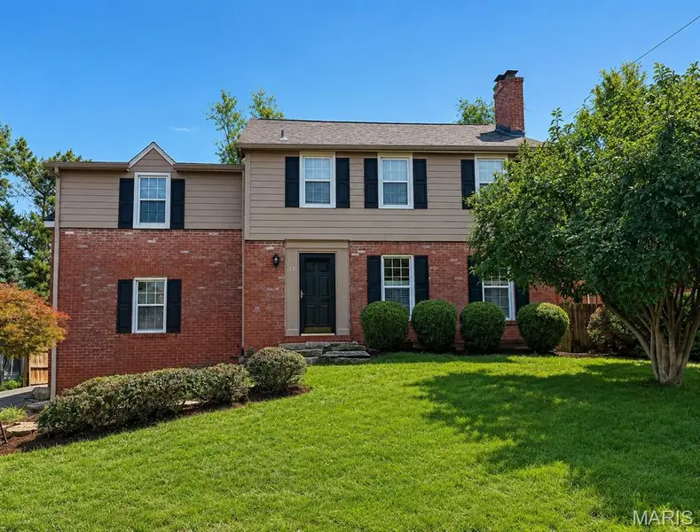 12 Beverly DR, Olivette, MO 63132