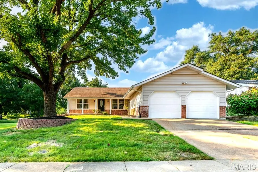 12732 Glenage DR, Maryland Heights, MO 63043