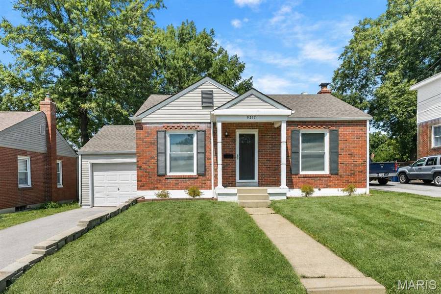 9217 Seneca LN, Overland, MO 63114