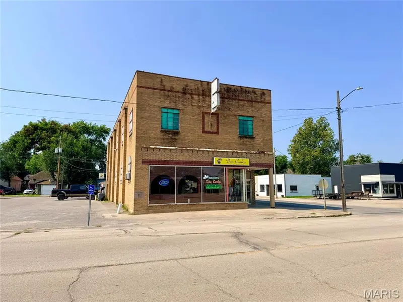 150 W Yoakum AVE, Chaffee, MO 63740