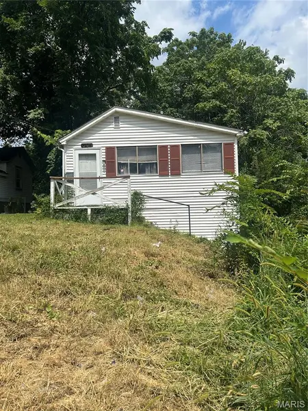 7205 Sapphire AVE, St Louis, MO 63136
