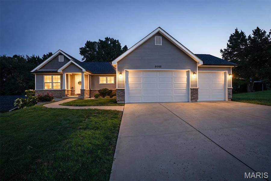 5092 Scenic View Acres DR, Imperial, MO 63052