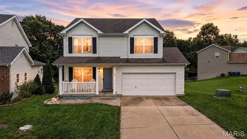 1339 Flintshire LN, Lake St Louis, MO 63367
