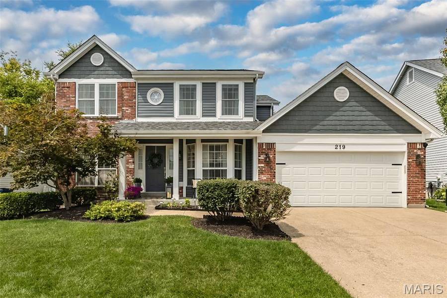 219 Cheval Square DR, Chesterfield, MO 63005