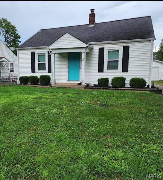 16 Roselawn AVE, Fairview Heights, IL 62208