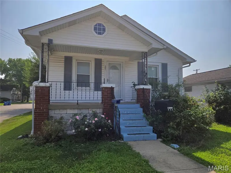 201 S Prairie ST, Bethalto, IL 62010
