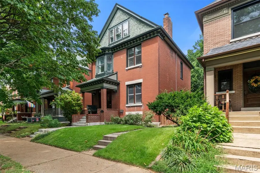 3625 Juniata ST, St Louis, MO 63116