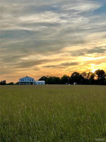 1651 Sneak RD, Foristell, MO 63348