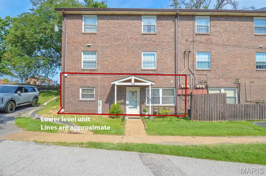 6941 Colonial Woods DR #27, St Louis, MO 63129