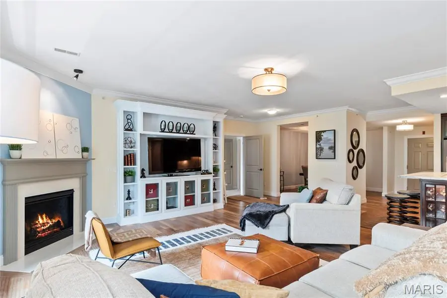 1151 Mill Crossing DR #202, Creve Coeur, MO 63141