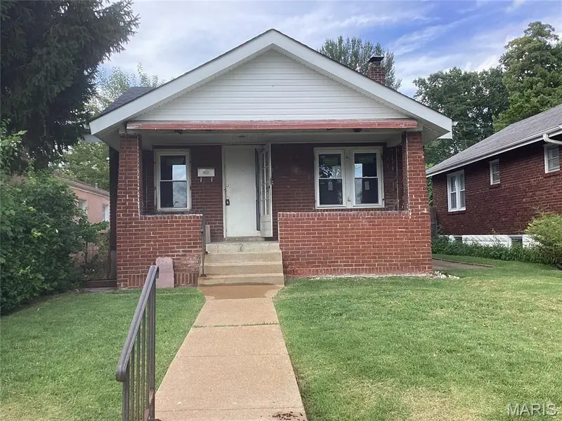 8249 Appleton DR, University City, MO 63132