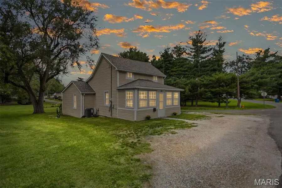 607 Walnut ST, Jerseyville, IL 62052