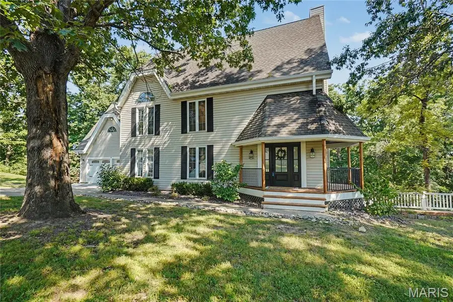 3 Oak Bluff DR, Lake St Louis, MO 63367