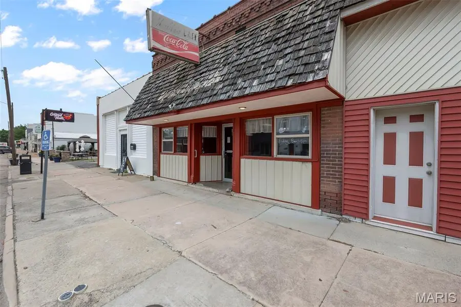 119 W Yoakum AVE, Chaffee, MO 63740