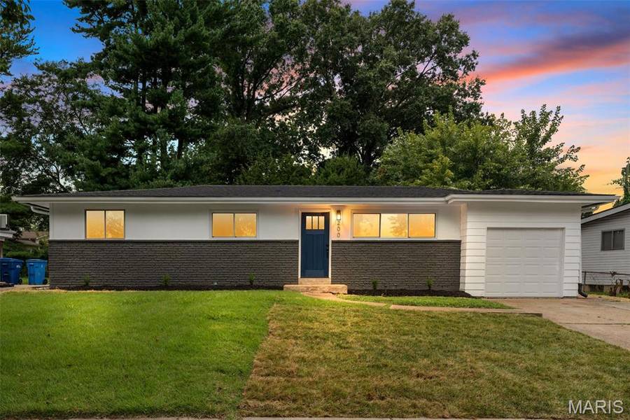 200 Francisca DR, Florissant, MO 63031