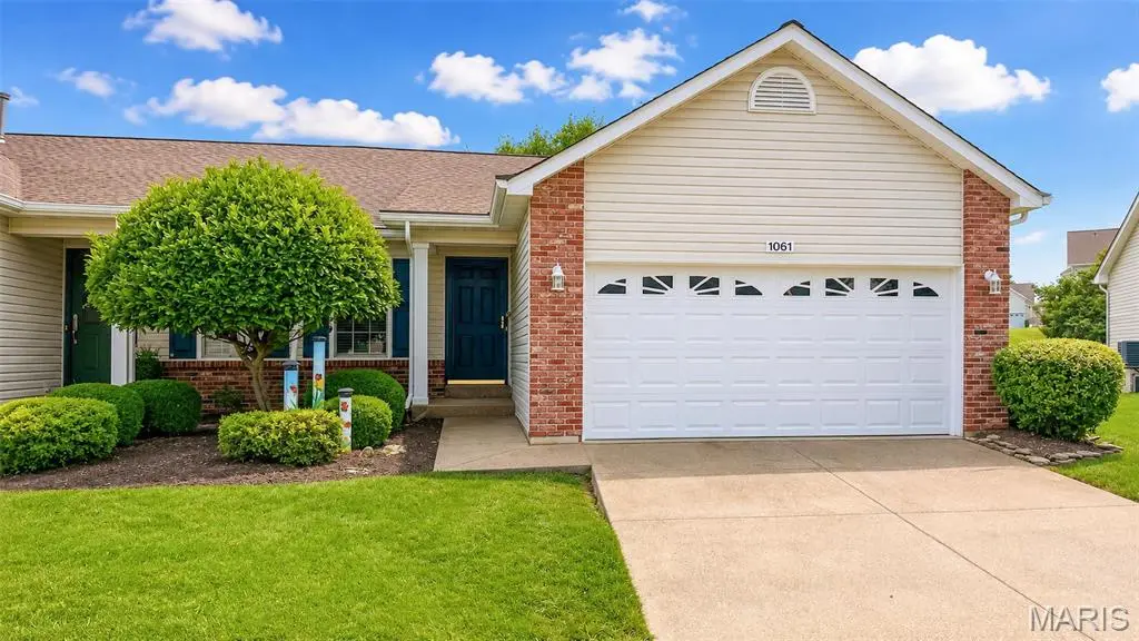 1061 Silo Bend DR, Wentzville, MO 63385