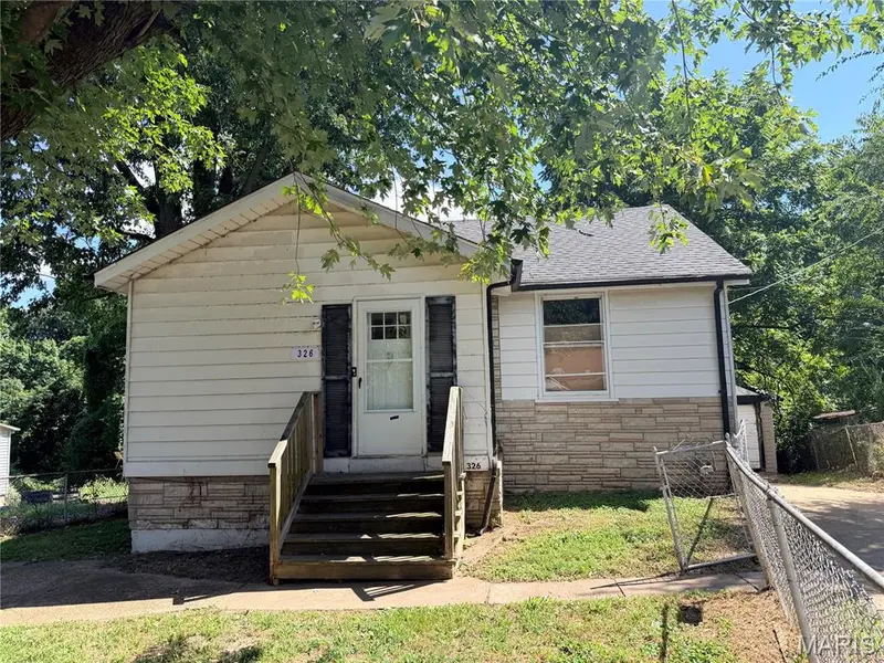 326 Midridge DR, St Louis, MO 63137