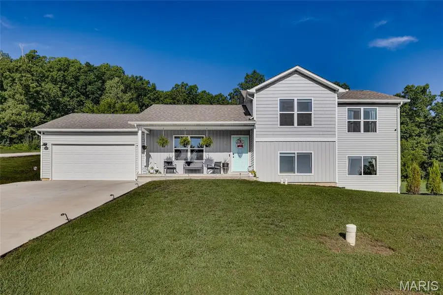 363 Moss LN, Farmington, MO 63640