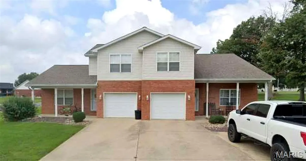 205 Walnut ST, Bartelso, IL 62218