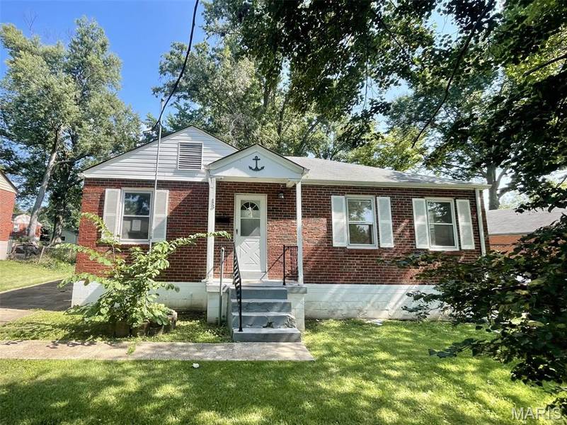 13 Saint Margaret CT, Florissant, MO 63031