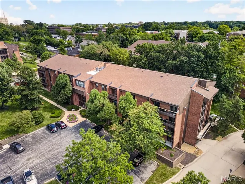 550 Coeur De Royale DR #404, St Louis, MO 63141