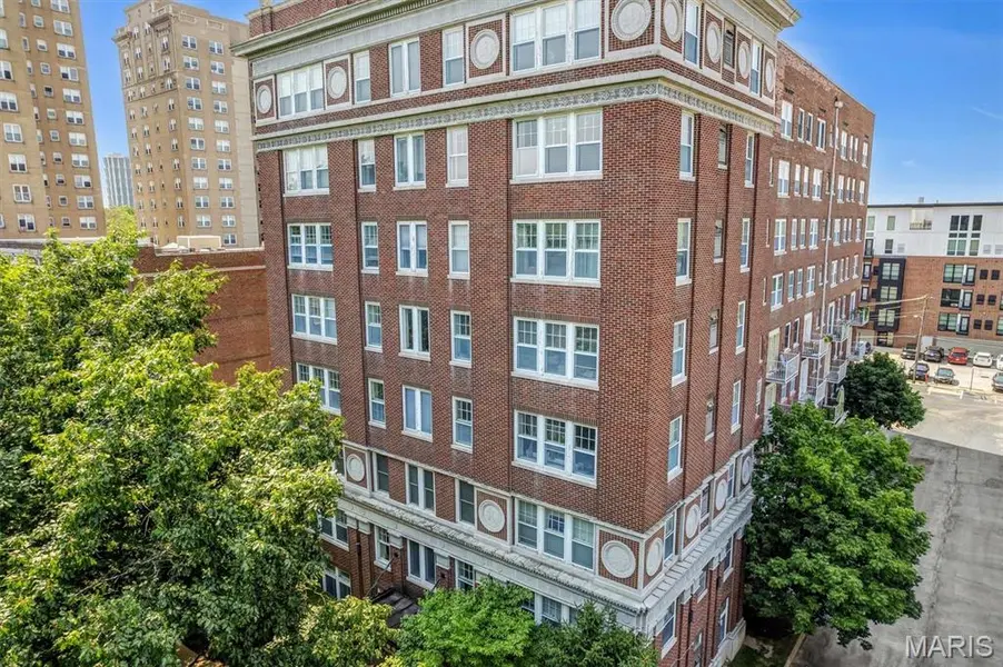 5330 Pershing AVE #406, St Louis, MO 63112