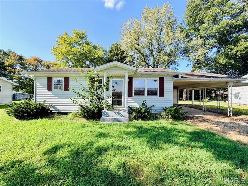 705 W Sand RD, Advance, MO 63730