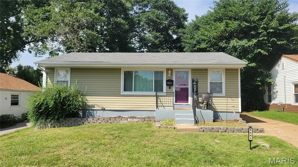 9521 Theodosia AVE, St Louis, MO 63114