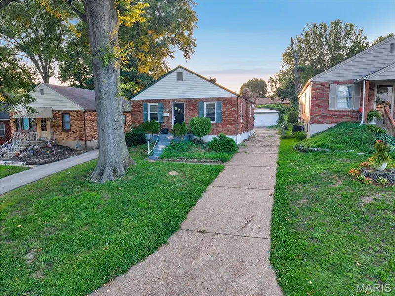 4713 Begg BLVD, Normandy, MO 63121