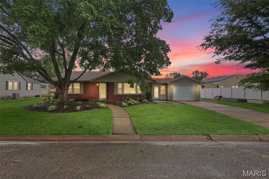 677 S Moore ST, Nashville, IL 62263