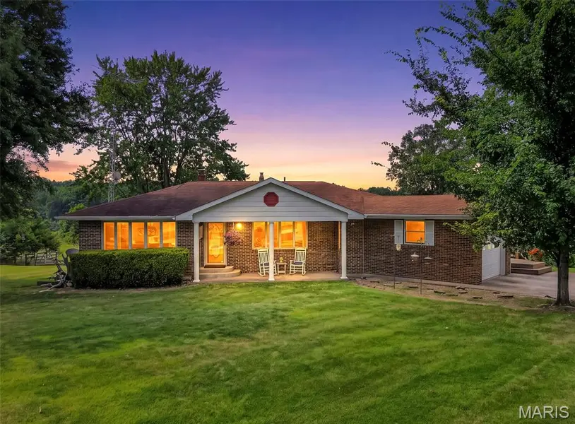 14524 Pike 277, Louisiana, MO 63353