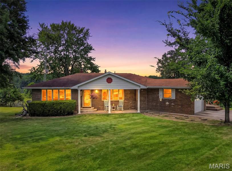 14524 Pike 277, Louisiana, MO 63353