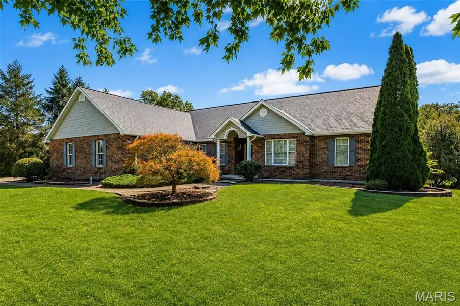 228 Lakeview DR, Farmington, MO 63640