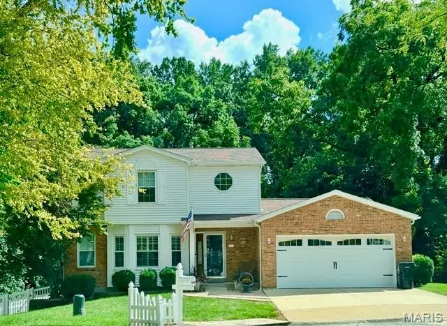7660 Terri Lynn DR, St Louis, MO 63123