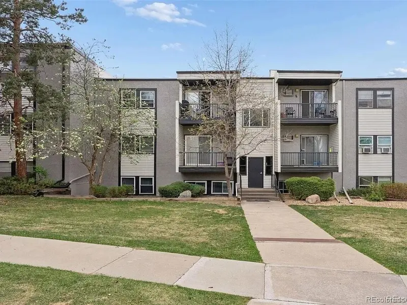 501 Golden CIR #303, Golden, CO 80401