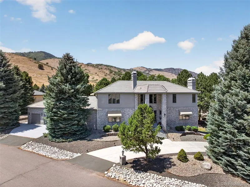49 Golden Eagle LN, Littleton, CO 80127