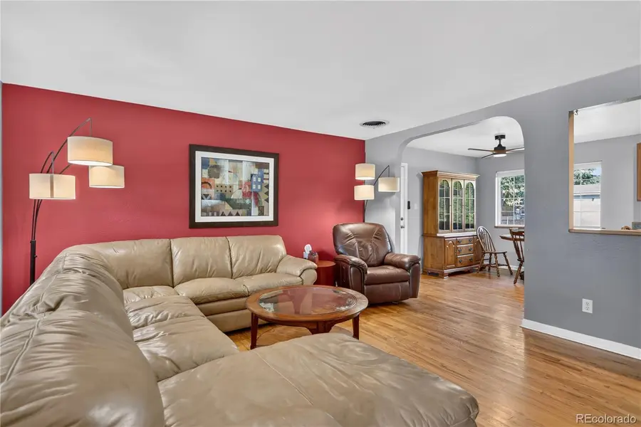 4977 S Perry ST, Littleton, CO 80123