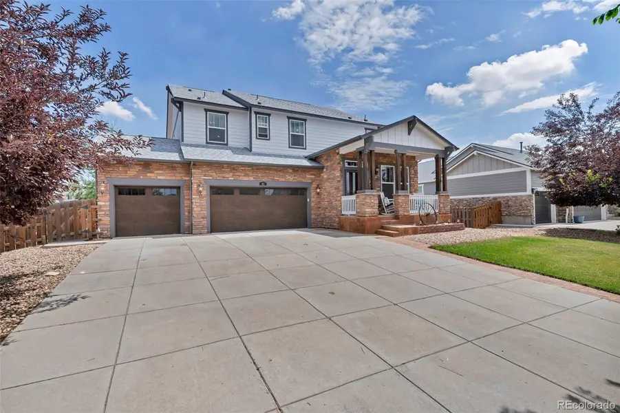 82 S Newbern WAY, Aurora, CO 80018