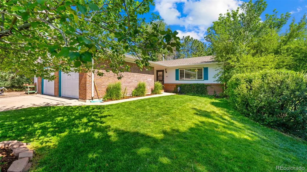 212 Burgess DR, Castle Rock, CO 80104