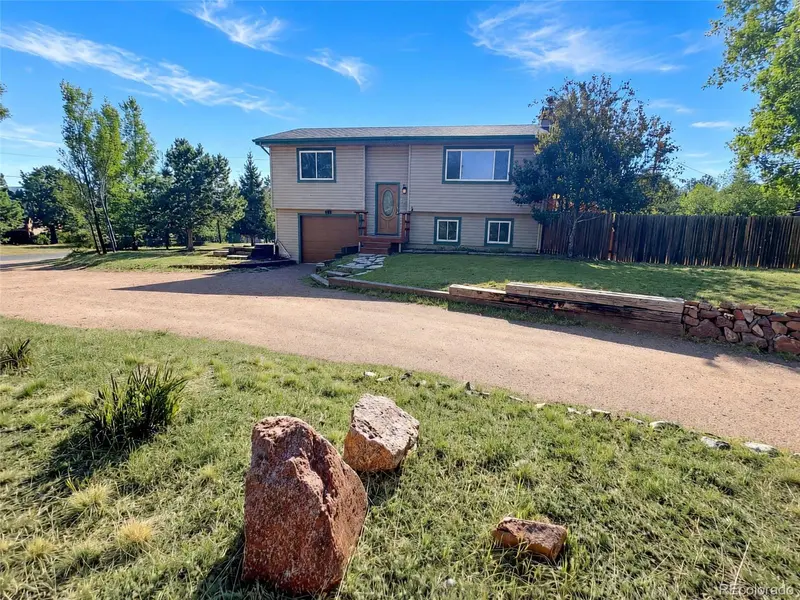 1056 Sundance CIR, Woodland Park, CO 80863