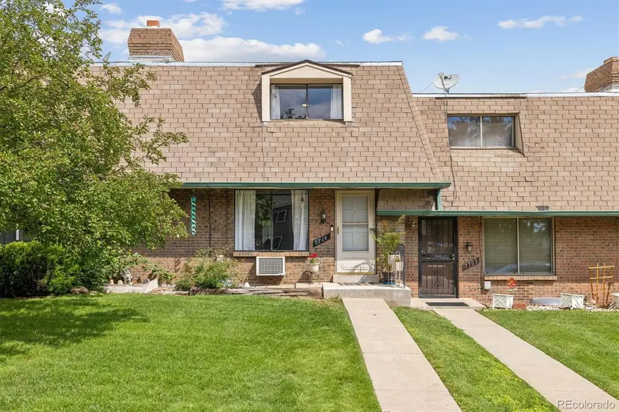 7711 W GLASGOW PL, Littleton, CO 80128