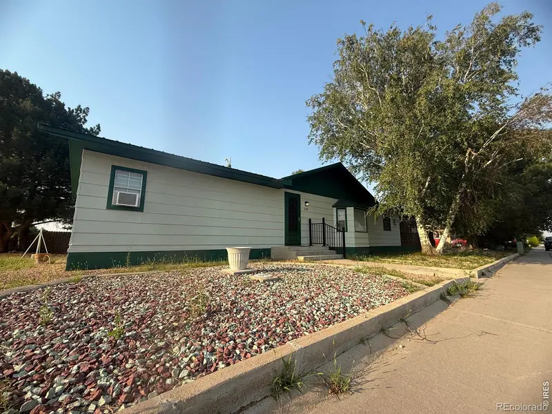 114 Linden DR, Log Lane Village, CO 80705