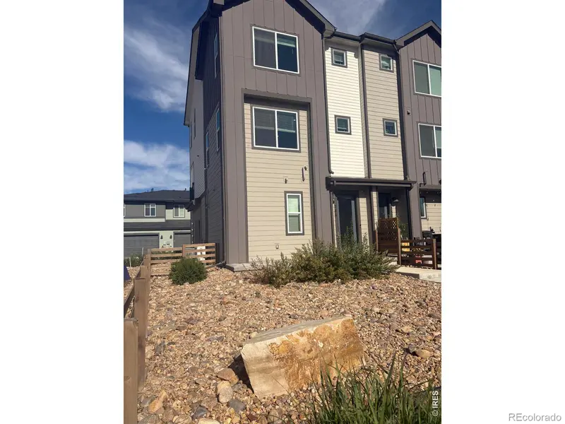 746 Pokeweed LN, Fort Collins, CO 80524