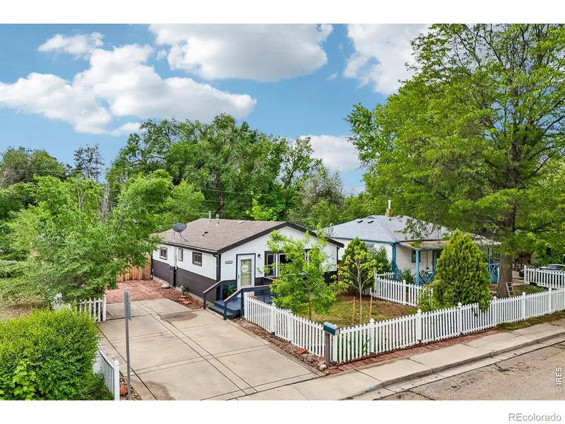 127 E Saint Clair AVE, Longmont, CO 80504