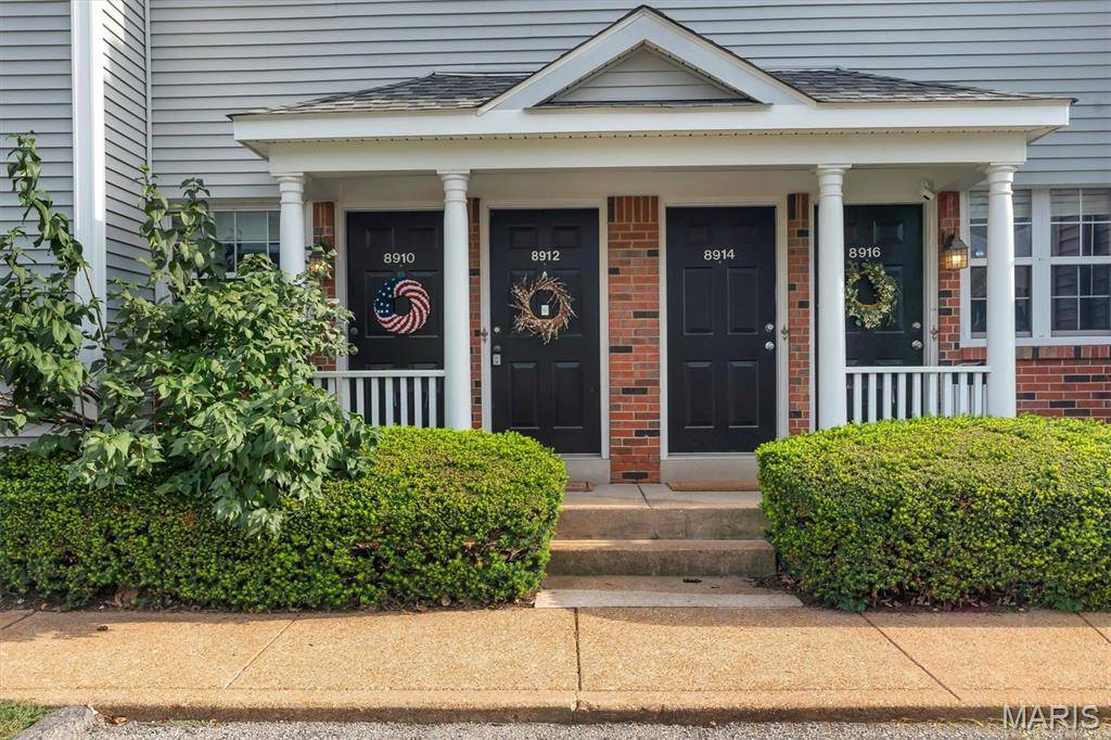 8912 Eager RD, Brentwood, MO 63144