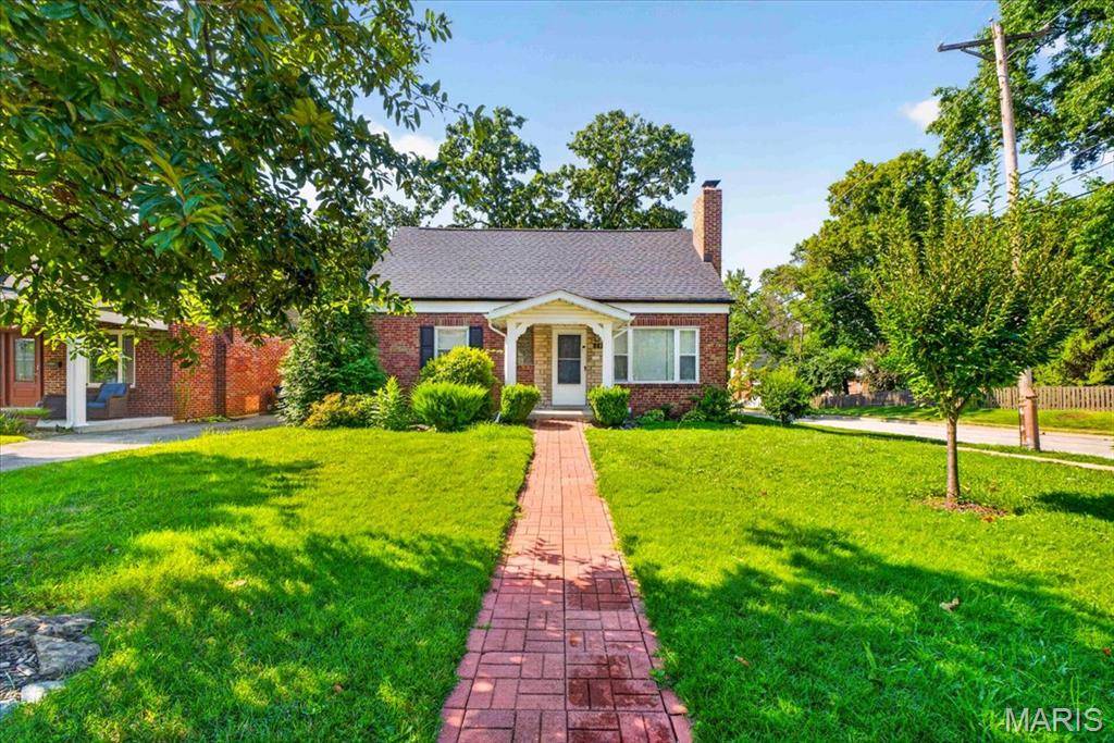 900 Dwyer AVE, Kirkwood, MO 63122